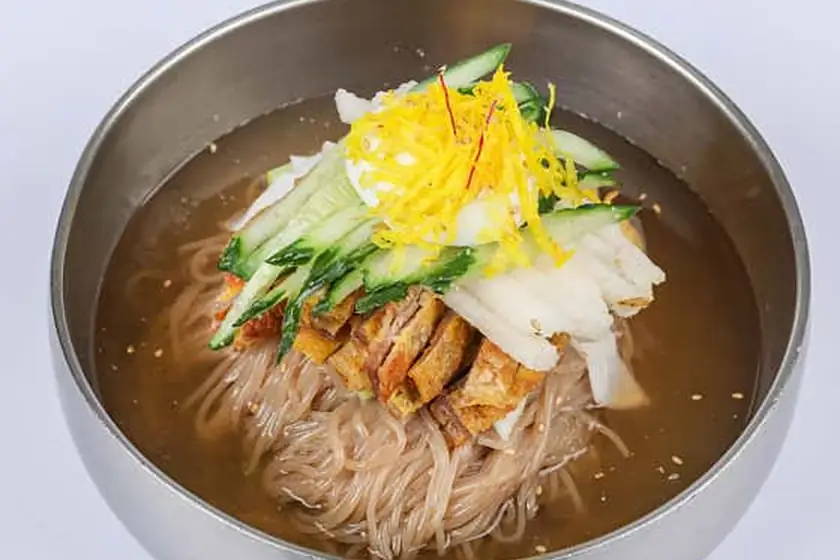 진주냉면 대표 메뉴 이미지