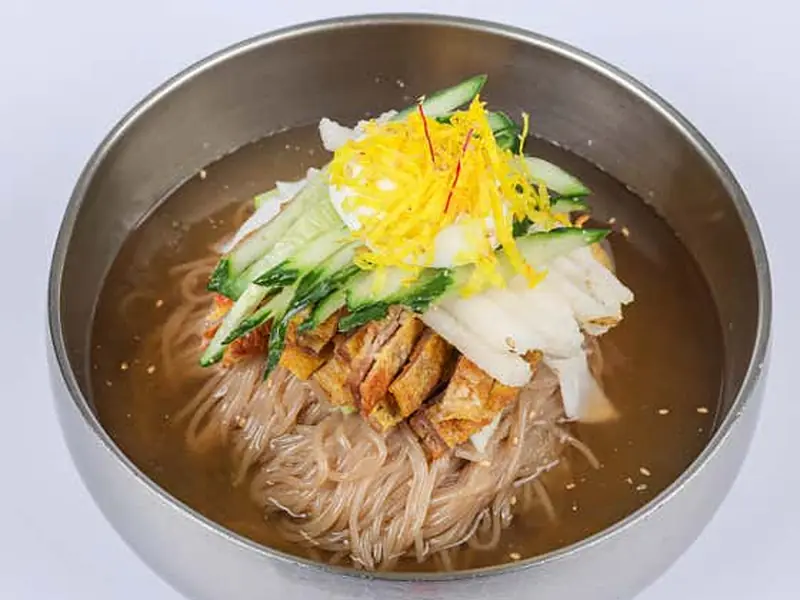 진주냉면 대표 메뉴 이미지