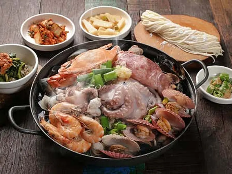 해물왕창칼국수 대표 메뉴 이미지